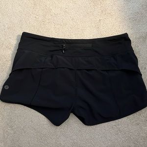 Lululemon speed up low rise lined shorts 2.5